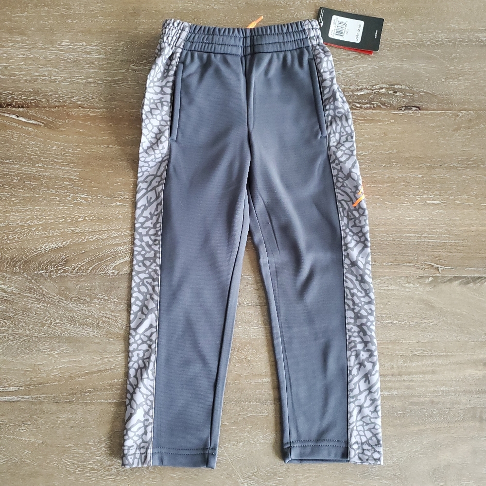Nike Jordan Therma-Fit Fleece Lined Gray Sweat Pants Boys Size 4 NWT